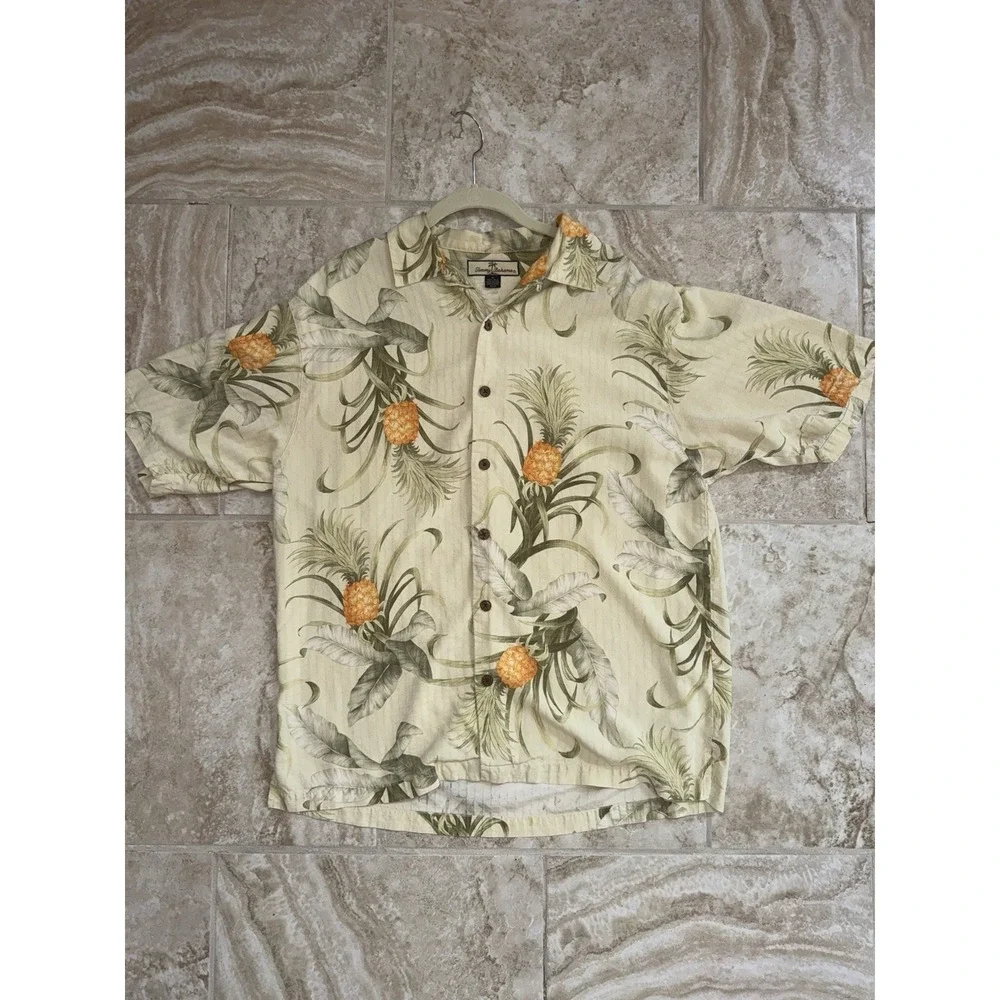 Tommy Bahama Men's Hawaiian Shirt 100% Silk‎ Pineapple Print Summer Fun Size M